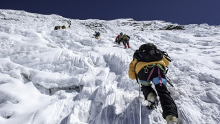 Непалски водач шерп изкачи връх Еверест за рекорден 30 и път