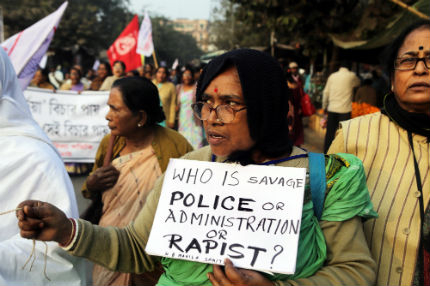 42 арестувани за публичен линч на изнасилвач в Индия 