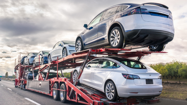 Tesla отчита ръст на доставките и рекордни продажби