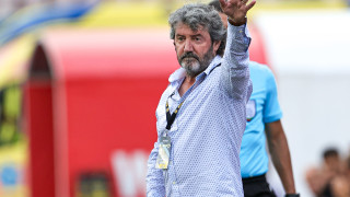 Висока неустойка пречи за уволнението на треньора на Славия Хосе