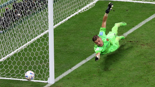 Вратарят Андрийс Нопер който впечатли с изявите си в националния