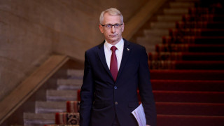 Правителството е приело решение да уведоми Лукойл Нефтохим Бургас АД