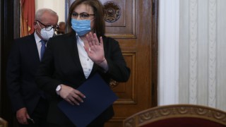 Лидерът на БСП Корнелия Нинова спази заявката от решението на