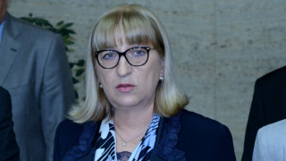 Министърът на правосъдието Цецка Цачева кани Департамента за правосъдие на