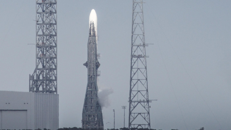 Силна слънчева буря принуди Blue Origin и НАСА да спрат мисията към Марс