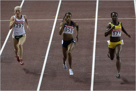 Тезджан Наимова продължава на 1/2-финал на 200 м