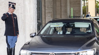 Италианският президент Серджо Матарела не прие оставката на министър председателя Марио