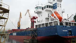 Нов кораб излезе от лимана в Русе