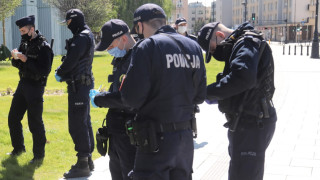 В Полша предупреждават за биотероризъм с пакети със семена от Китай