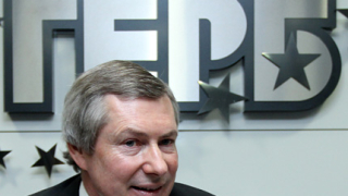 Уорлик предупреди „тези с Бентлитата”