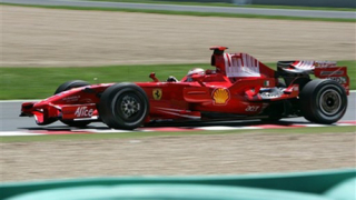 Пилотите на Ферари тръгват от първа редица в Гран при на Франция 
