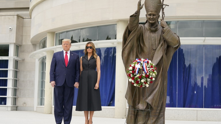 Бар наредил да се разчисти тълпата около Белия дом