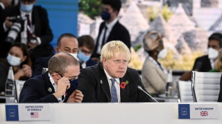 Британският премиер Борис Джонсън предупреди че намаляващият имунитет срещу коронавирус