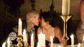 За щастие Травис Баркър очевидно се възстановява доста успешно след