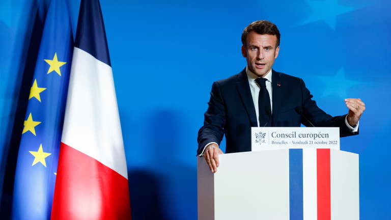 Френският президент Еманюел Макрон заяви, че въпреки критиките, отправени към