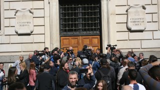 Граждани излязоха на протест пред сградата на Столичната община съобщава