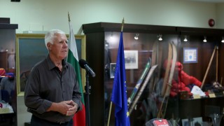 Легендата Аспарух Никодимов сподели мнението си за случващото се