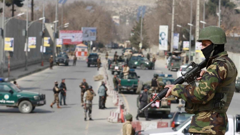 Няма пострадали български военни при обстрел на мисията на НАТО в Кабул