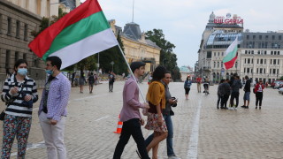 В поредния 38 и ден от антиправителствените демонстрации остават блокадите на