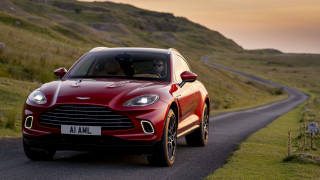 Приходите на Aston Martin се учетворяват през последното тримесечие след