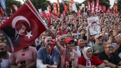 Многохиляден протест в Турция срещу ареста на кмета на Истанбул преди 100 дни