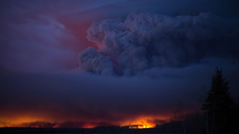 Пожарът засегна още една канадска провинция 