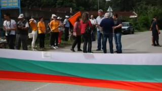Жители от 16 населени места блокираха пътя Кубрат-Разград