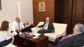 Премиерът Бойко Борисов разговаря с Агустин Карстенс Генерален мениджър на