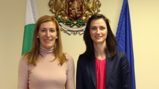 Министър Николина Ангелкова проведе работна среща с българския еврокомисар Мария