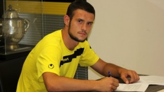 Ботев Пловдив ще изпрати защитника Атанас Ташолов под наем във