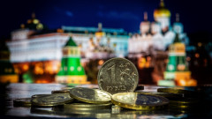 Русия пак повишава лихвите - до 15%, а рублата пада