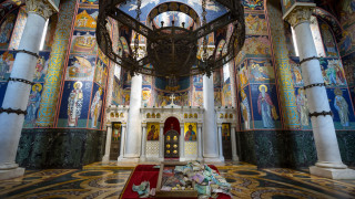 По време на съвместна литургия в Скопие на сръбската и