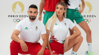 Цветовете на националното знаме са вплетени и преобладаващи в спортната