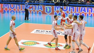 Шампионът на България по волейбол Нефтохимик малко неочаквано победи лесно