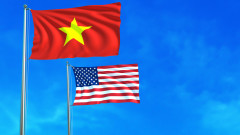 Американски самолетоносач акостира във Виетнам