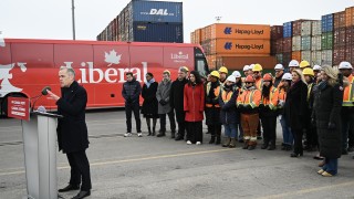 Днес канадците ще отидат до урните за да обобщи