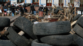 С бесилки по улиците плашат "бандеровците" в Луганск