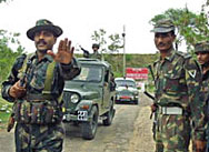 В Индия разпитват войници за връзки с терористи