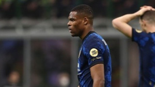 Тотнъм ще направи оферта на Интер за защитника Дензъл Дъмфрис