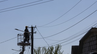 Спирането на тока ще продължи и в събота в отцепилия