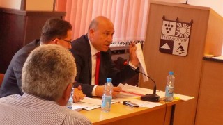 Прокуратурата погна кмета на Поморие за хотела до Яворовите скали