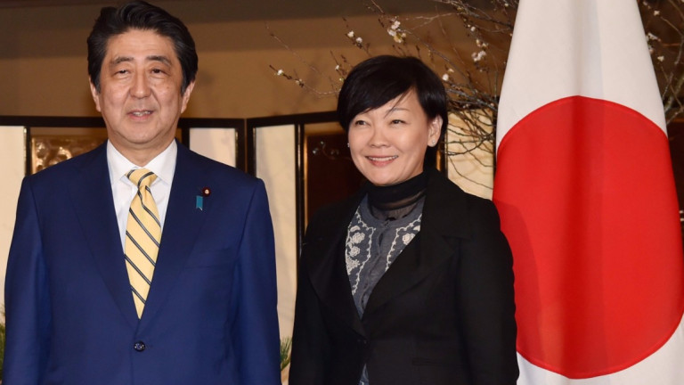 Политически скандал в Япония набира сили. Валутният пазар бяга от риска