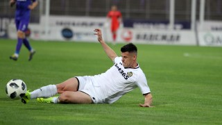 Славия картотекира халф преди битката с Левски