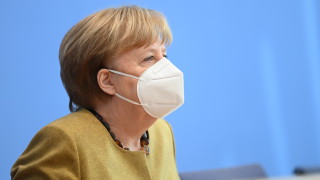 Германският канцлер Ангела Меркел коментира че има далеч повече допирни