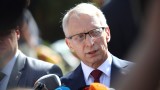 Да се отмени дерогацията за "Лукойл" до 7 дни е невъзможно, отсече Денков