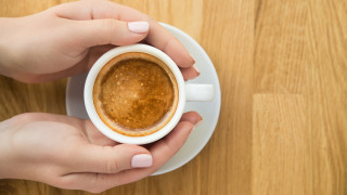 Феновете на кафето са различни в предпочитанията си чисто или