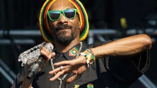 Рапърът Snoop Dogg вече е Snoop Lion!