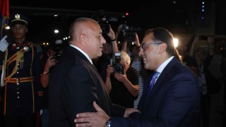 Борисов пристигна с официална визита в Египет