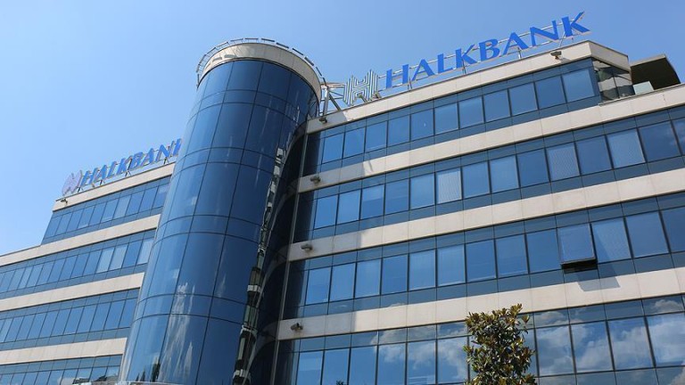 Голяма турска банка открива първи дигитален клон в Сърбия