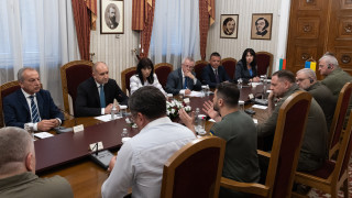 Радев иска да чува "мир", Зеленски - А какво ще кажете на Путин като дойде при вас?
